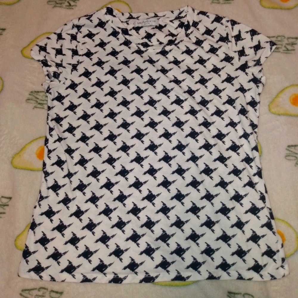 LIZ Claiborne T-shirt